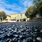 Mh Hotel Benaco ホテル 2*