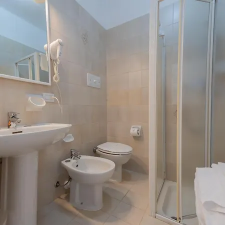 Benaco Mavras Отель 2*