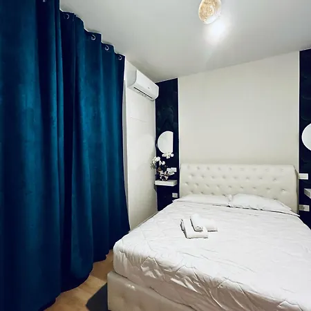 Mh Benaco فندق