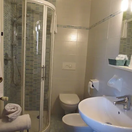 Отель Benaco Mavras Пескьера-дель-Гарда