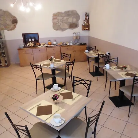 فندق Mh Benaco