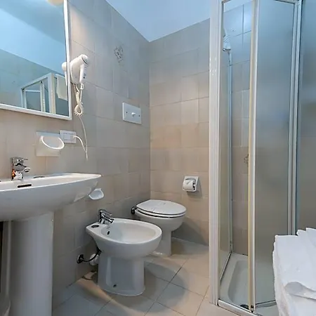 Benaco Mavras Hotel 2*