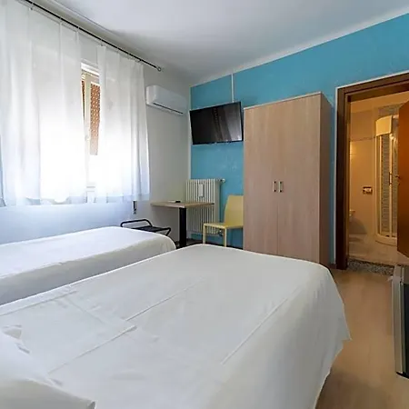 Benaco Mavras Hotel