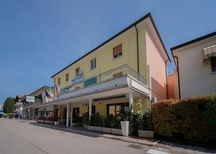 Hotel Benaco Mavras 2*