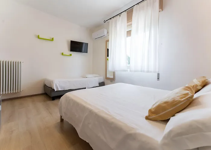 Hotel Benaco Mavras 2*